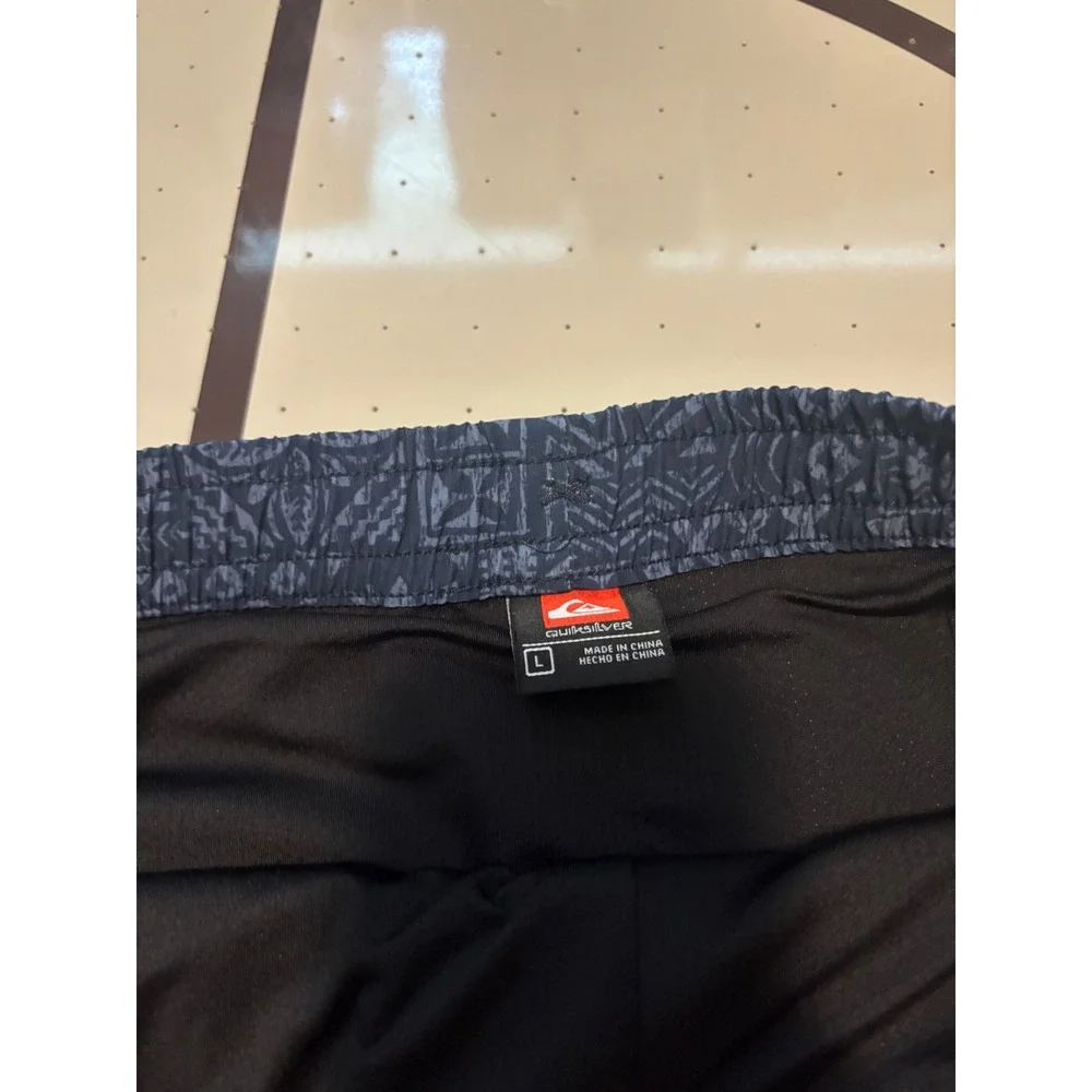 1150 Quiksilver Mens Total Eclipse Tribal  7in Swim Volley Shorts Blue L NWT